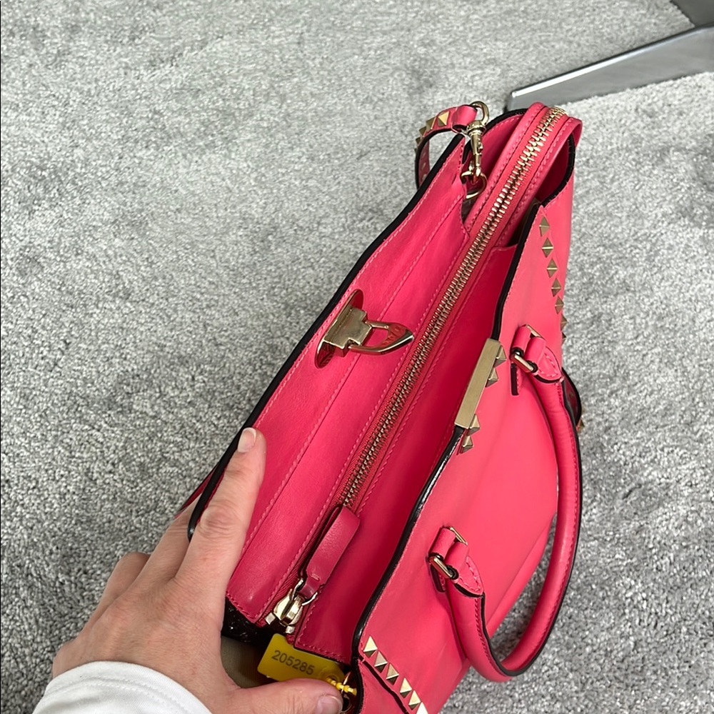 Valentino Pink Studded Tote Bag with Rockstud Detailing - Picture 6 of 12